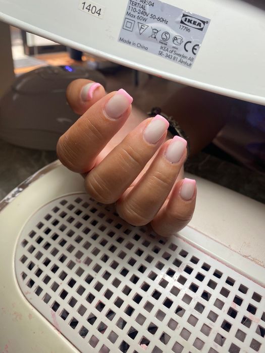 Unhas de gel (aplicaçao, manutencao , verniz gel)