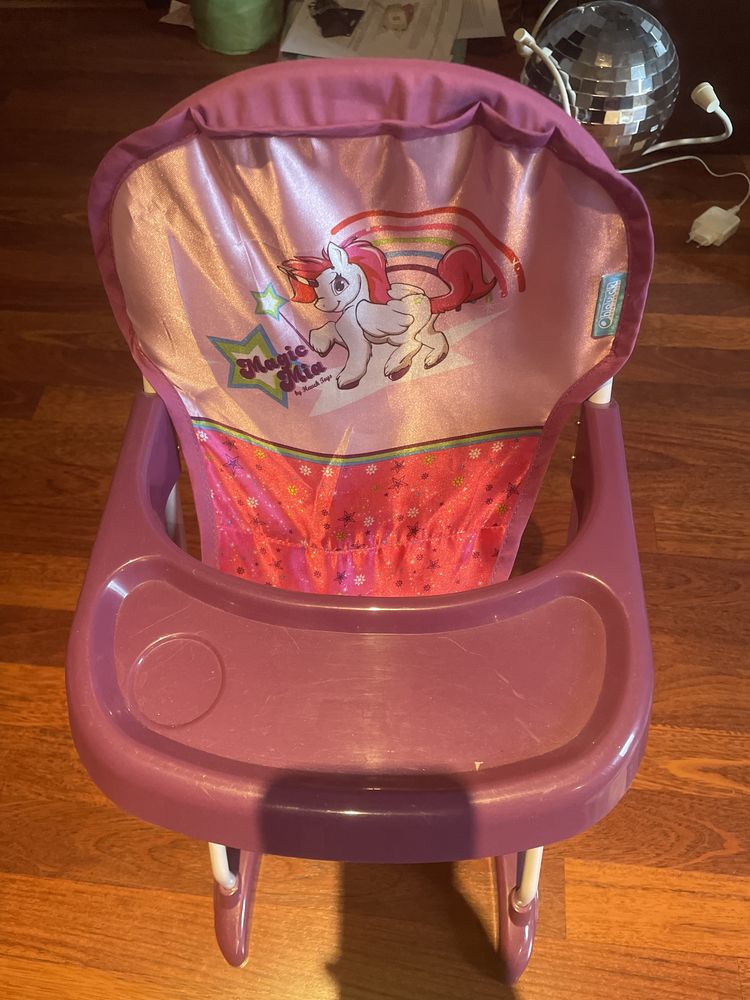Lalka babyalive wraz z krzeselkiem do karmienia