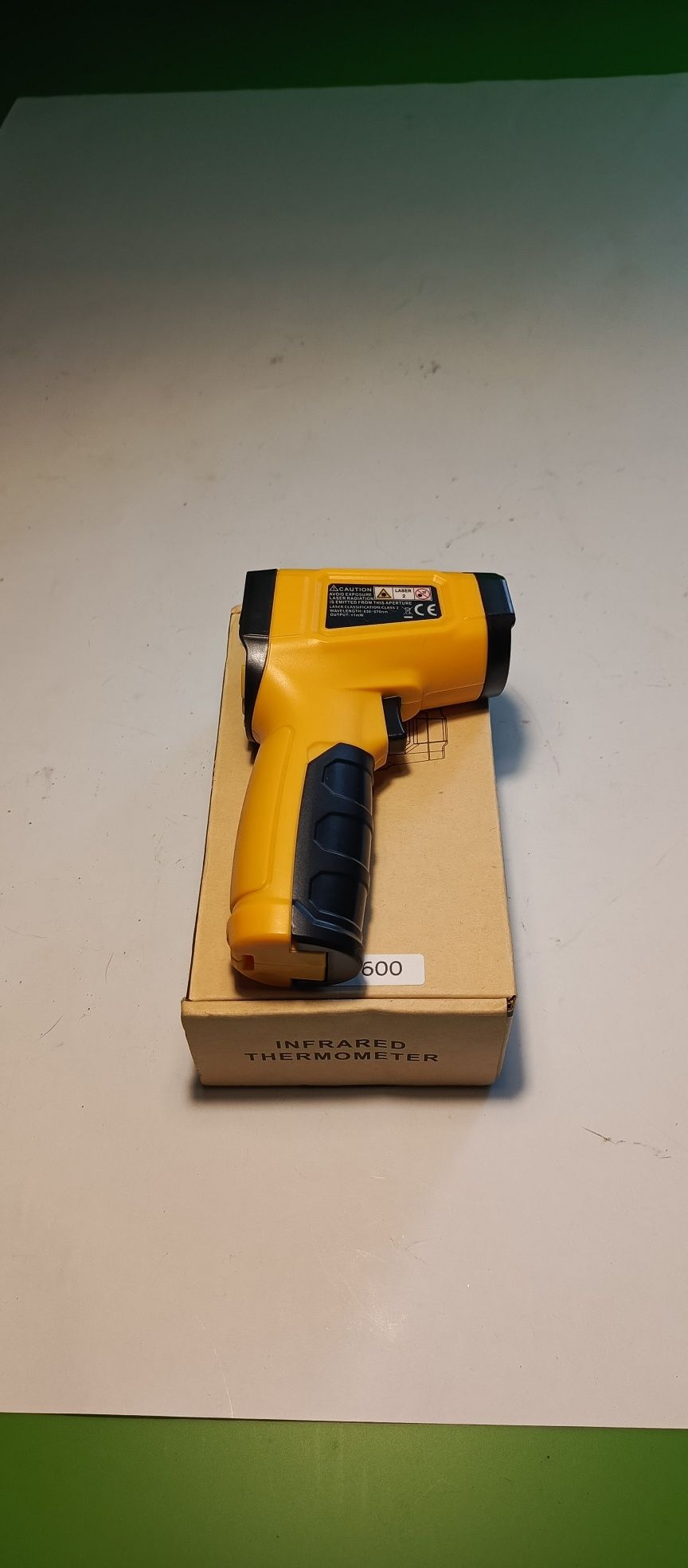 Termometr laserowy bezdotykowy TS 600