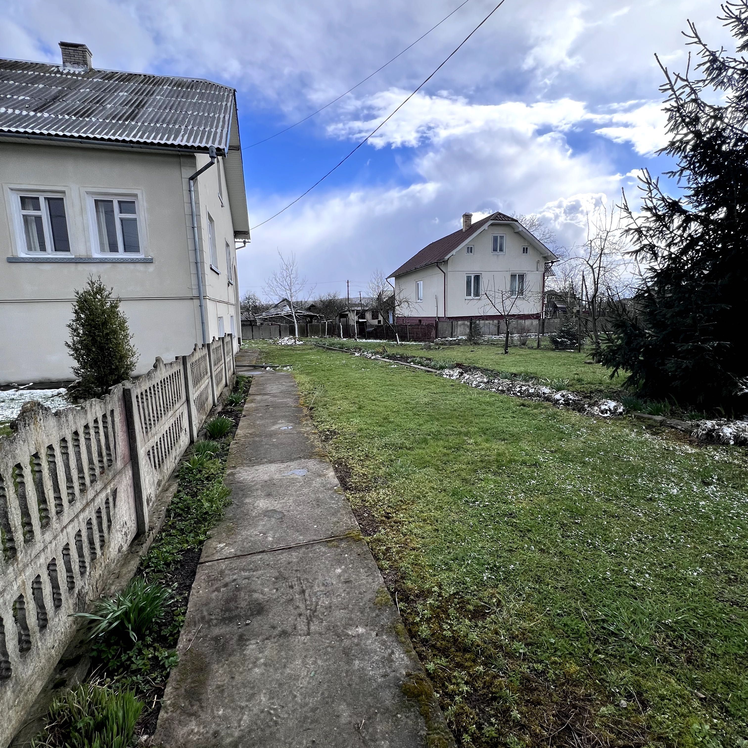 Продаж будинку з земельною ділянкою в с.Сілець