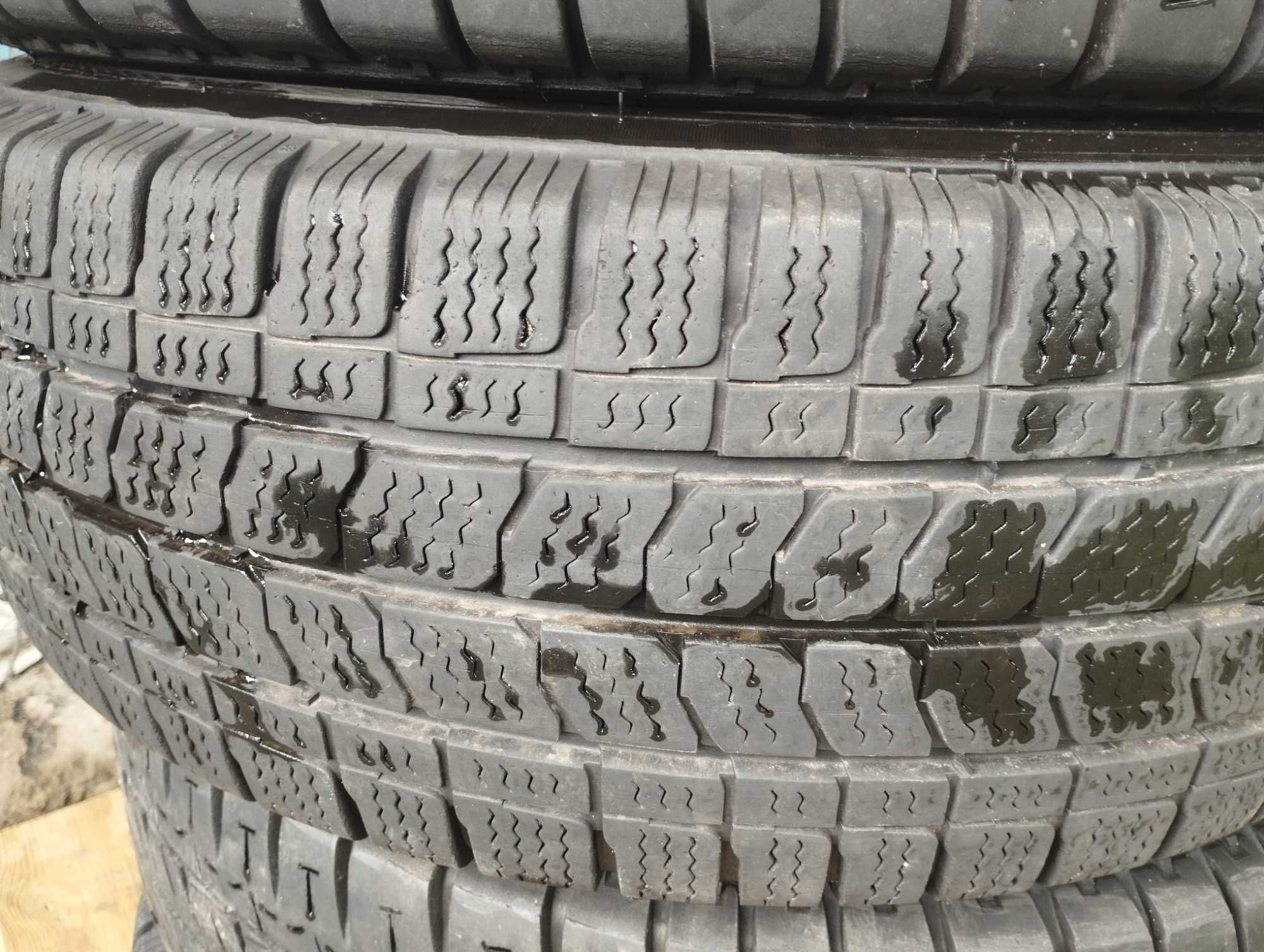 Продам резину Micheline 215/65/16С