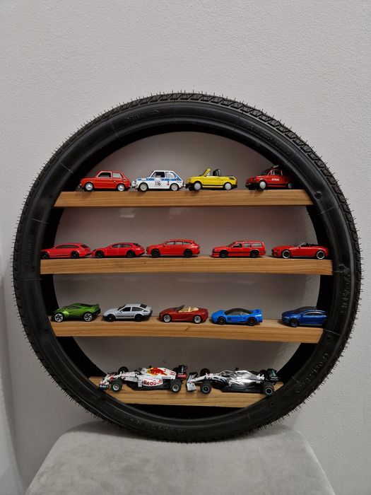 Półka na resoraki autka hot wheels z opony 20"