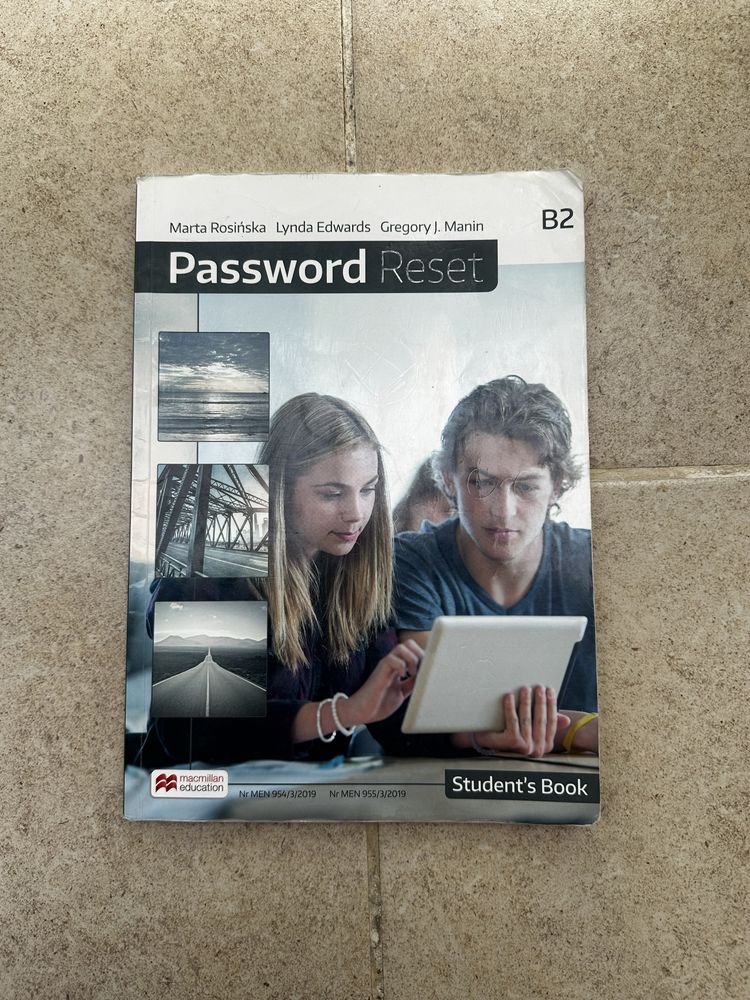 Password Reset B2 - podręcznik do angielskiego Macmillan Education