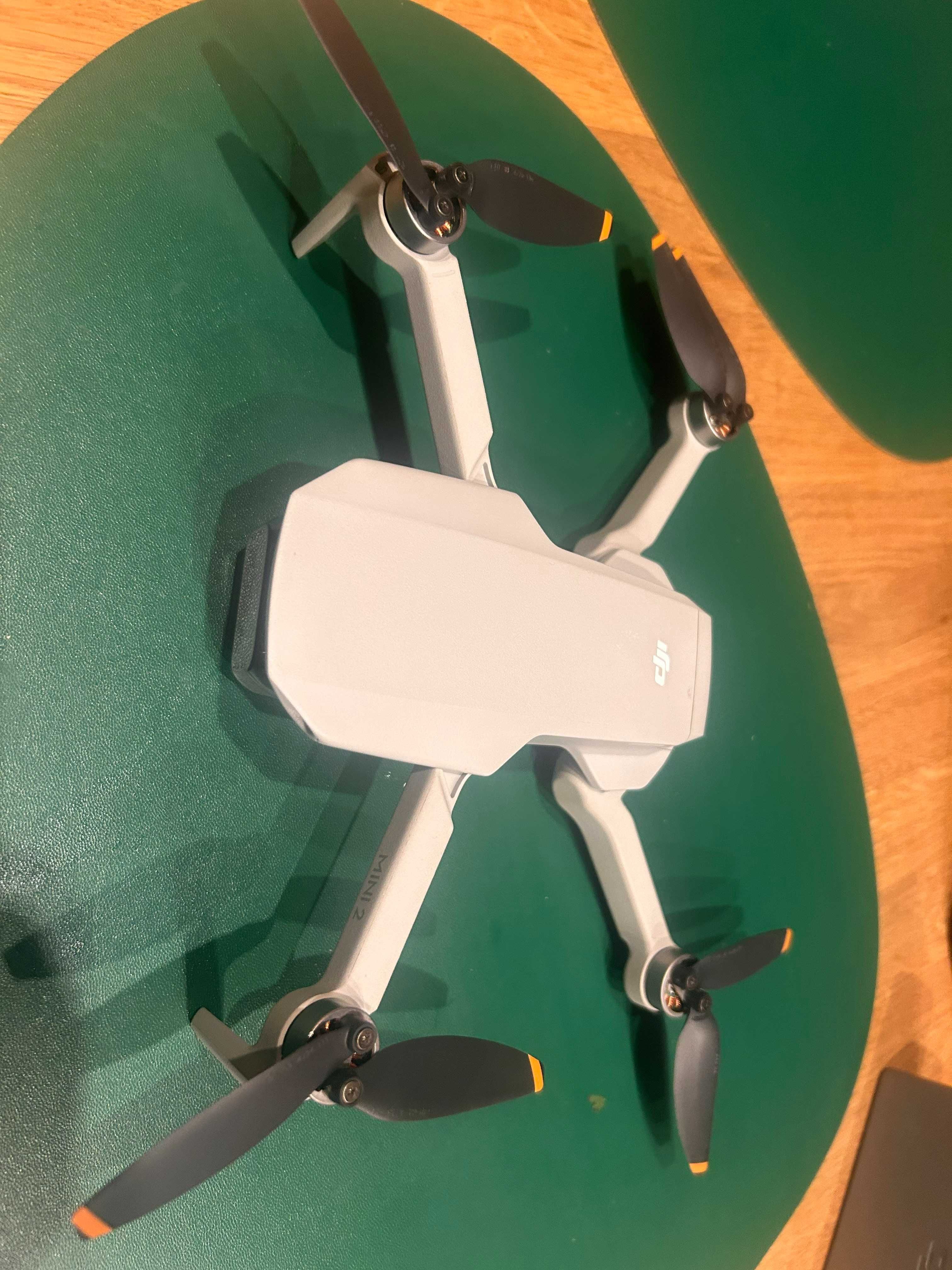 Dron DJI Mini 2 Fly More Combo