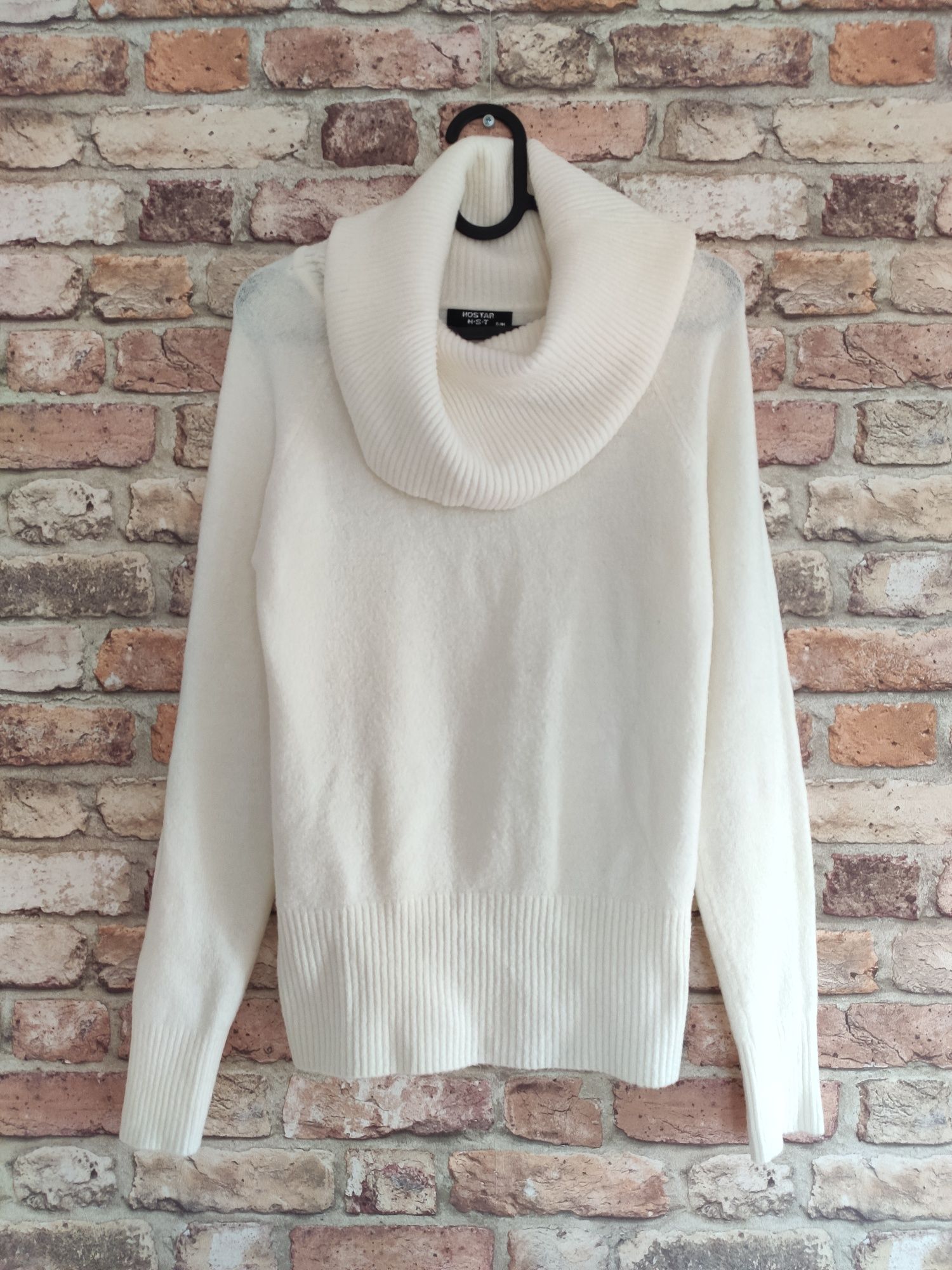 Sweter z golfem S/M