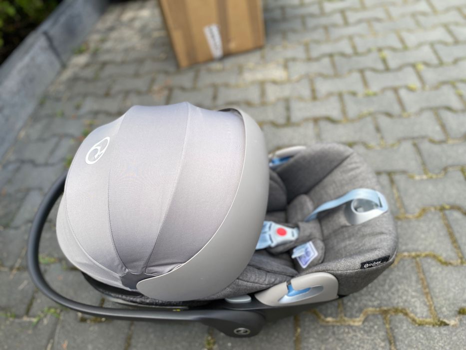 Kompletny zestaw Wózek 4w1 +fotelikiem i bazą obrotową do auta i wózka