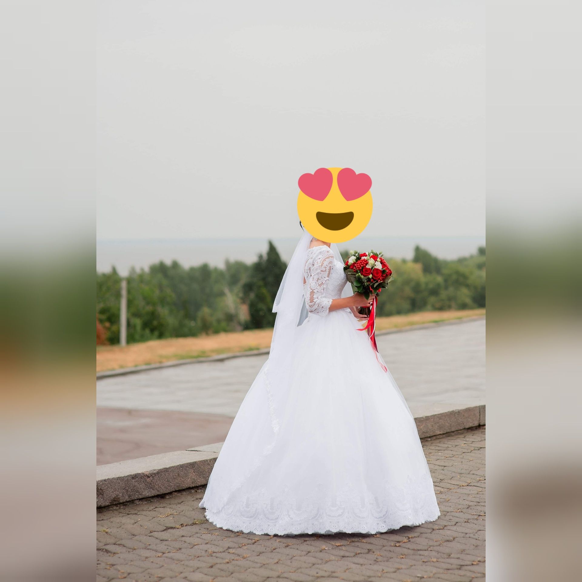 Продам весільну сукню.