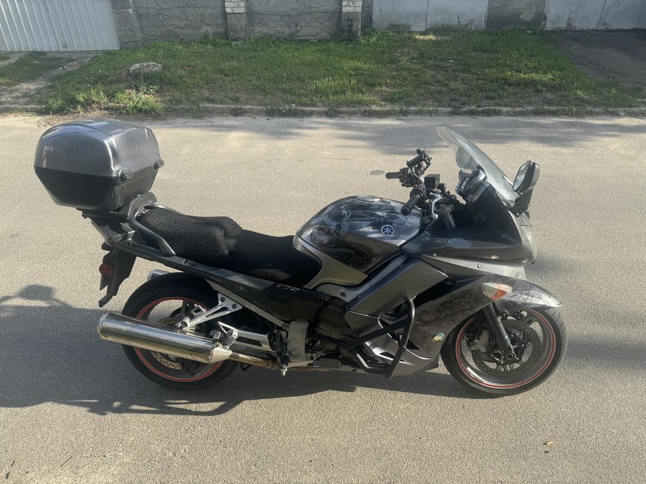 YAMAHA  FJR 1300..