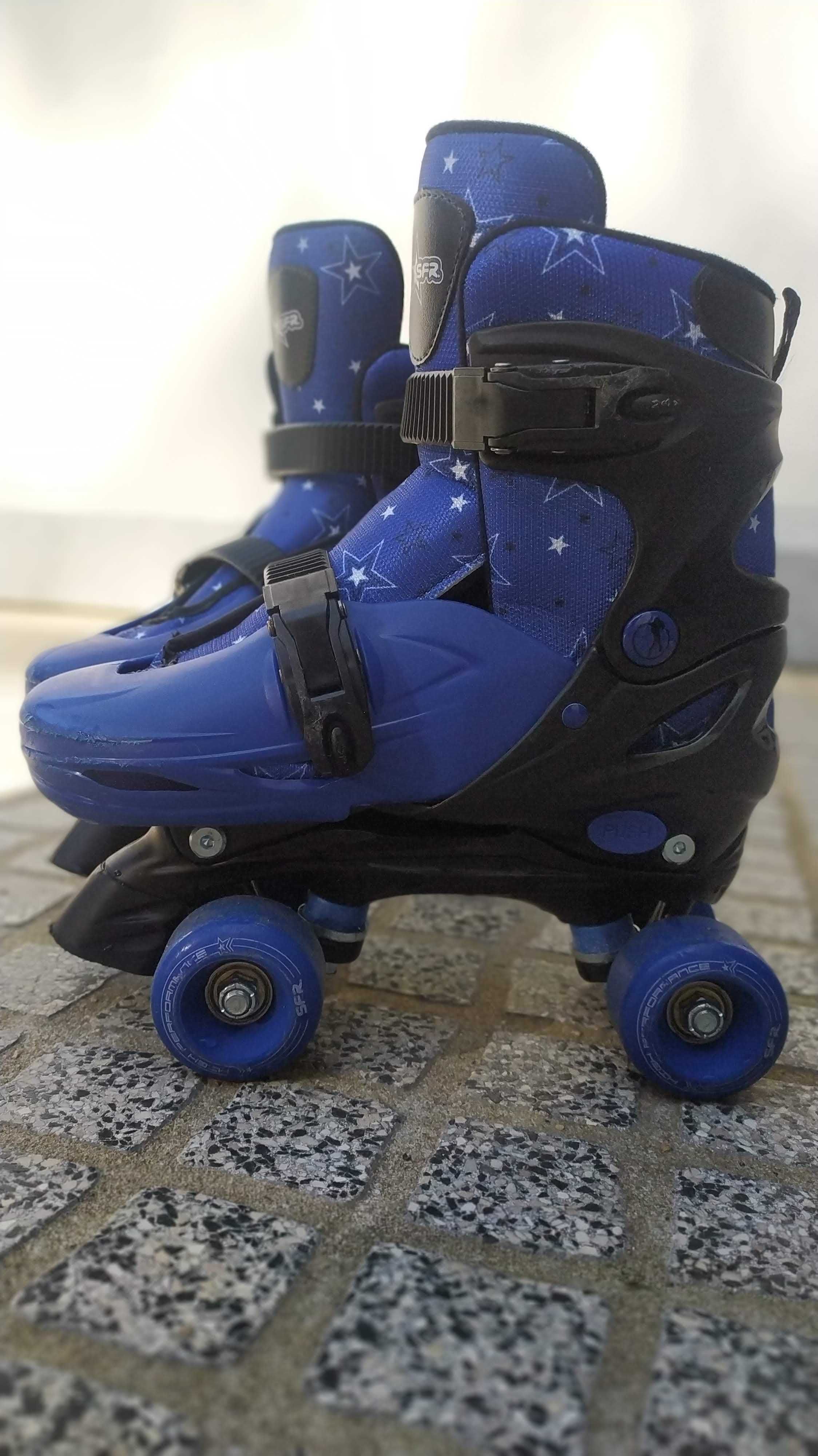 Patins de 4 Rodas Ajustáveis