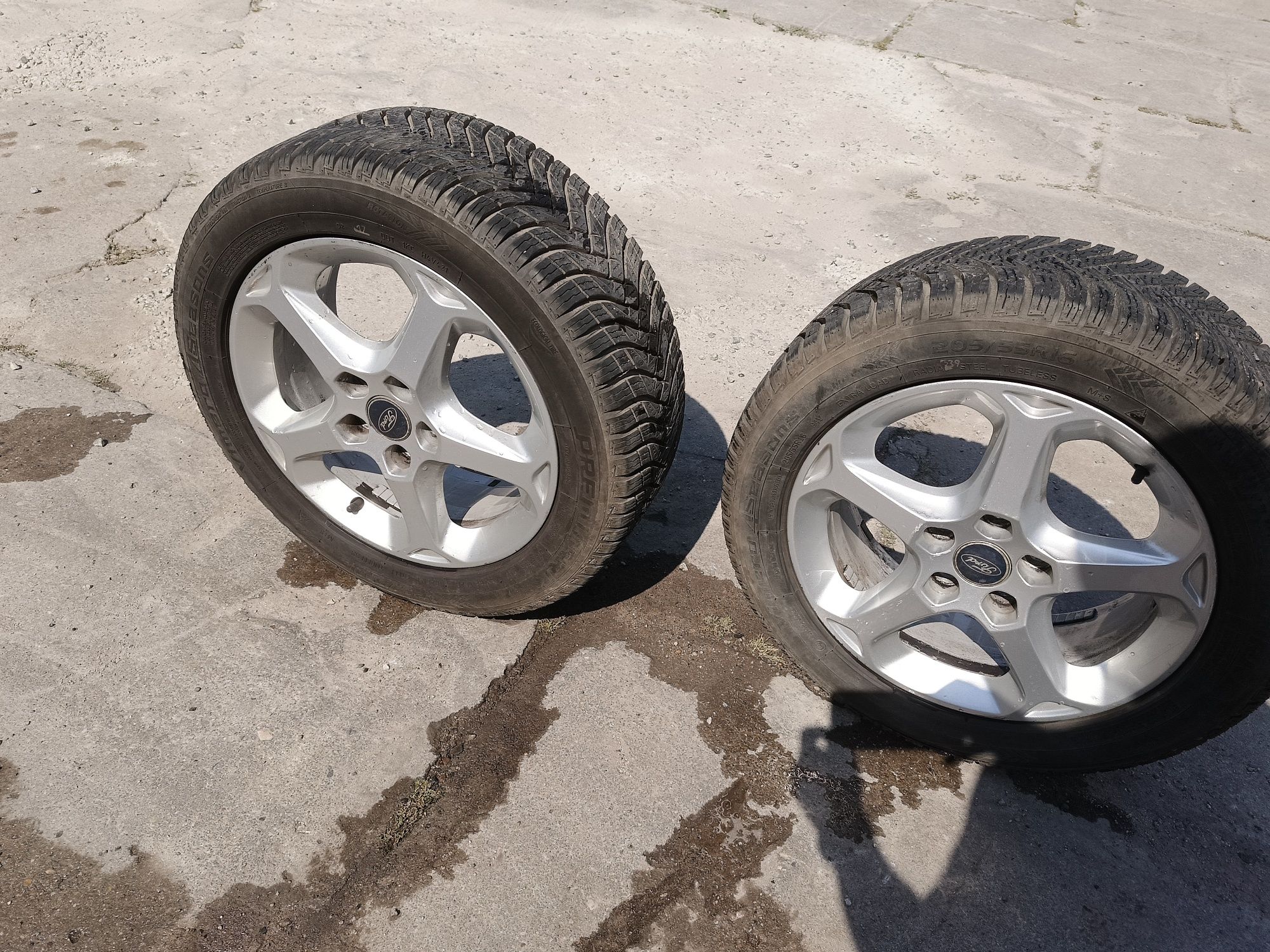 Sprzedam całe koła 5x108 prawie nowe opny