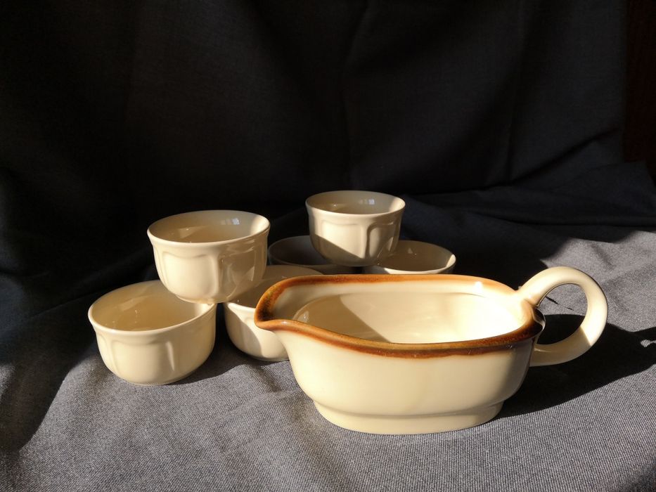 Pruszków porcelit, czarki Nostalgia, sosjerka