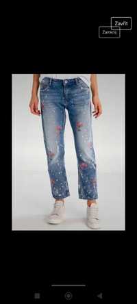 Spodnie jeans Tommy Hilfiger, haftowane kwiatki, rozmiar M, stan ideal