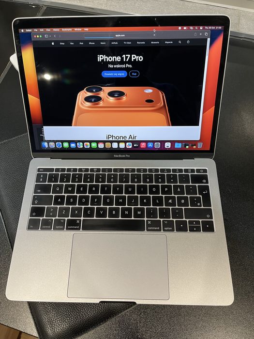 MacBook Pro 13 2017 i5 8GB 256GB ladowarka kabel i etui