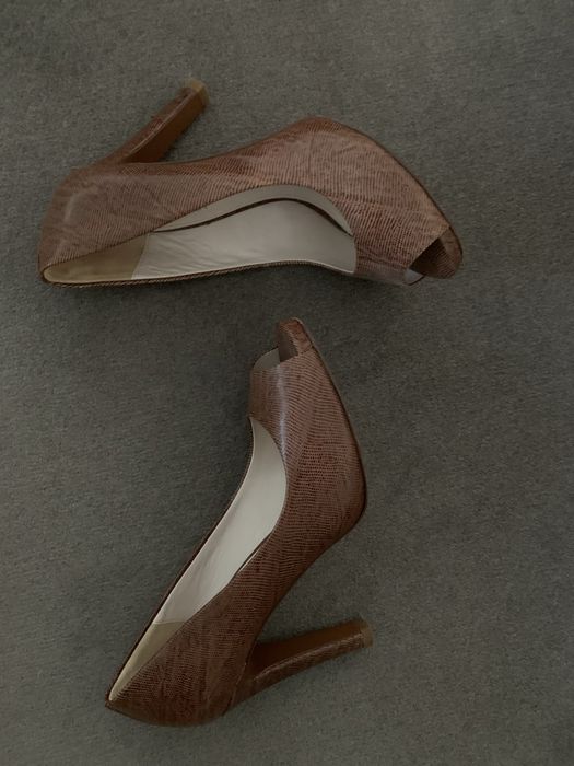 Sapatos em pele como novos tam 40