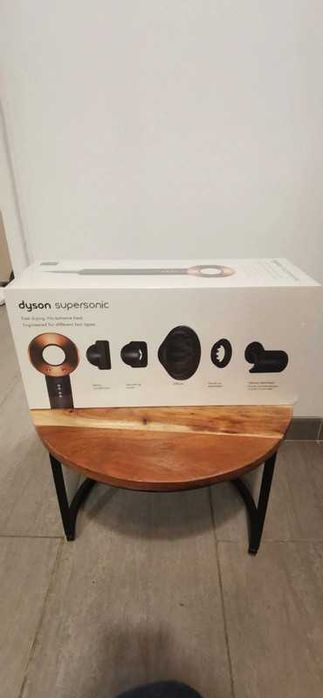 Świetna suszarka do włosów.