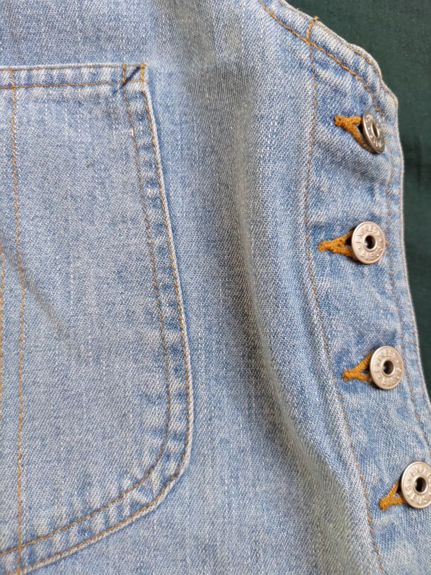 Sukienka jeansowa XS na szelkach z kieszonką rozkloszowana