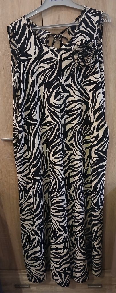 Kombinezon zebra z różą  XXL