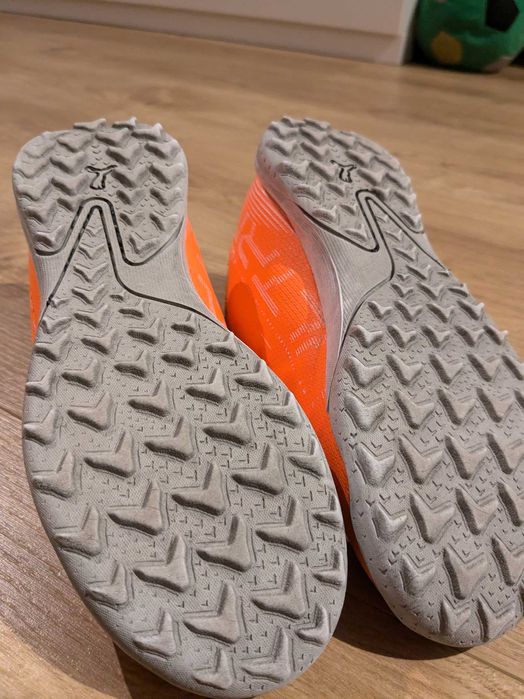 Ténis Sapatilhas Futebol PUMA Ultra Play Junior 33