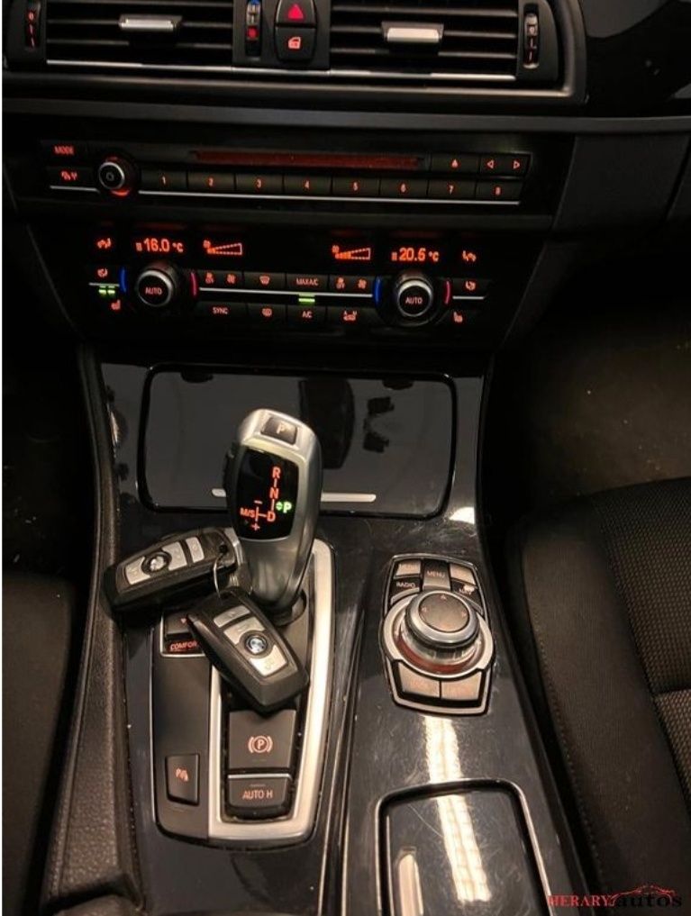 BMW 520d caixa automática co. Teto panorâmico