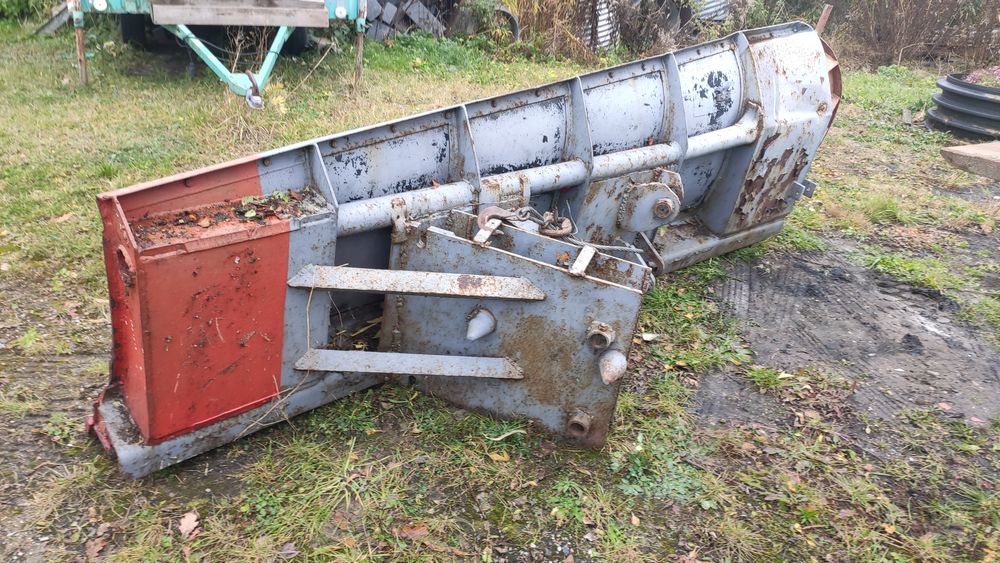 Pług stalowy do odśnieżania jcb 4cx zimowe utrzymanie