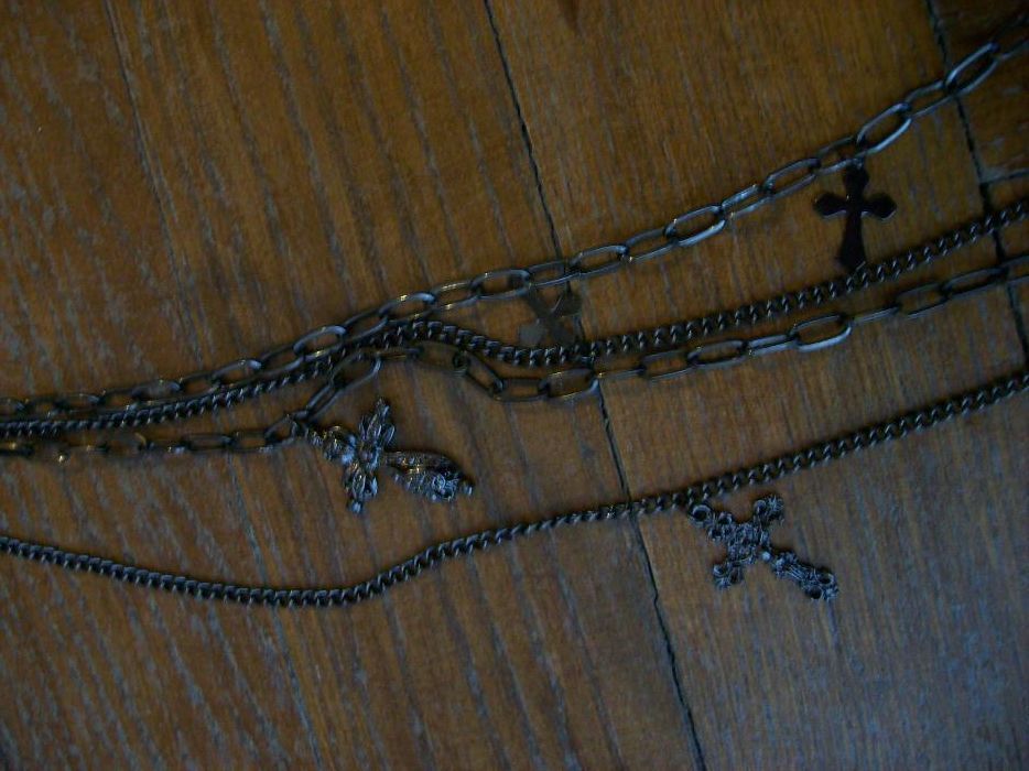 naszyjnik - łańcuszki z krzyżami