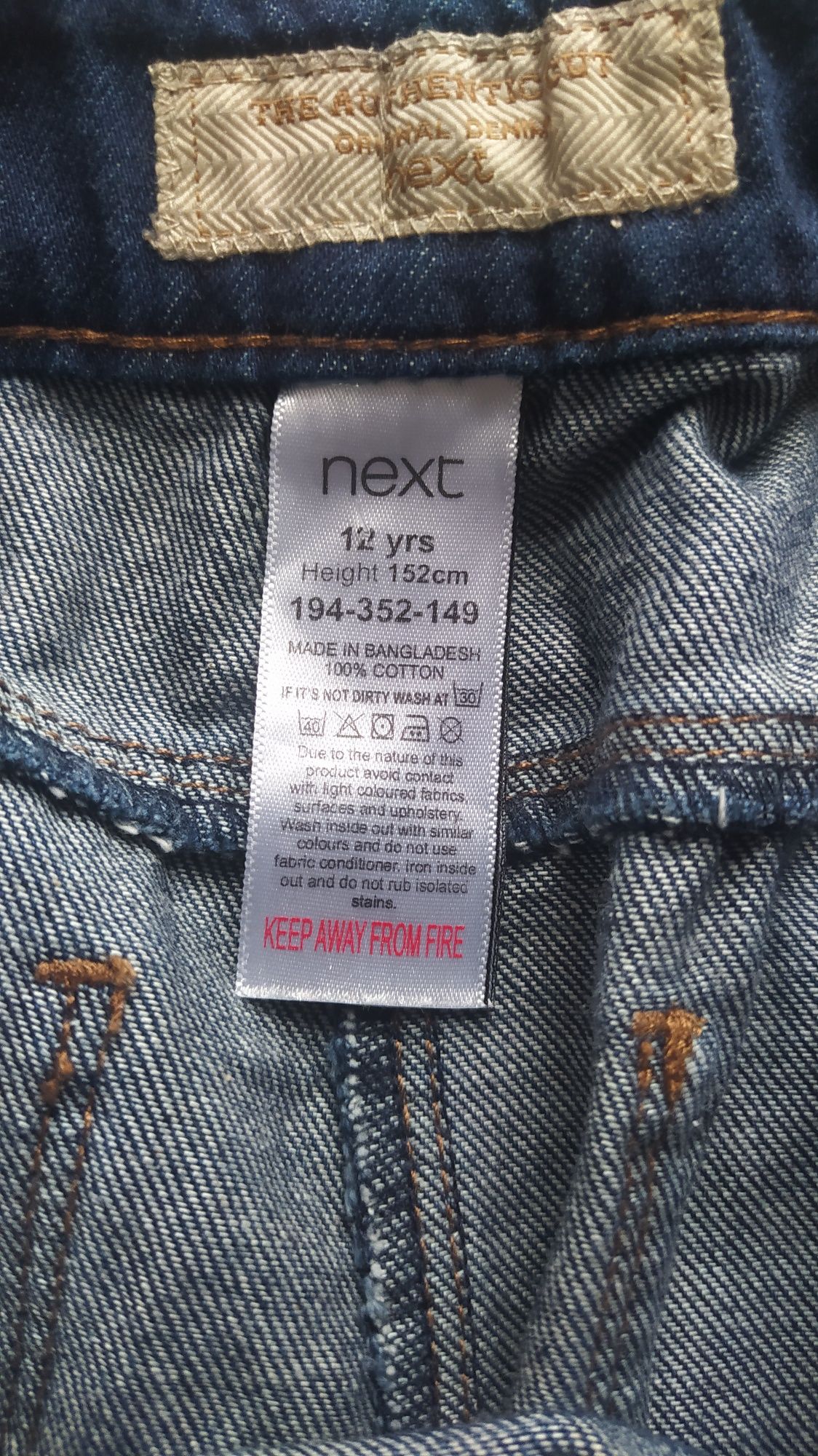 Krótkie spodenki szorty jeans Next z przetarciami jak nowe