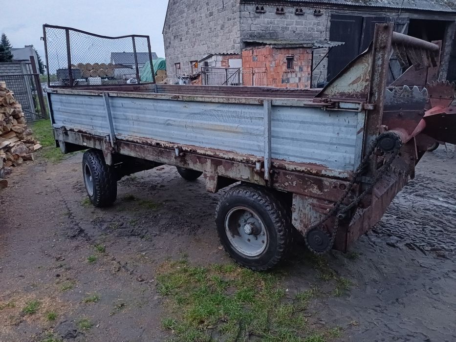 Rozrzutnik Agromet Czarna Bialystocka