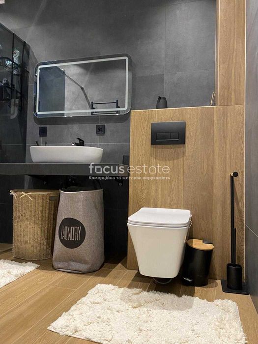 Без комісіЇ. Чайка. Продаж будинку з дизайнерським ремонтом.