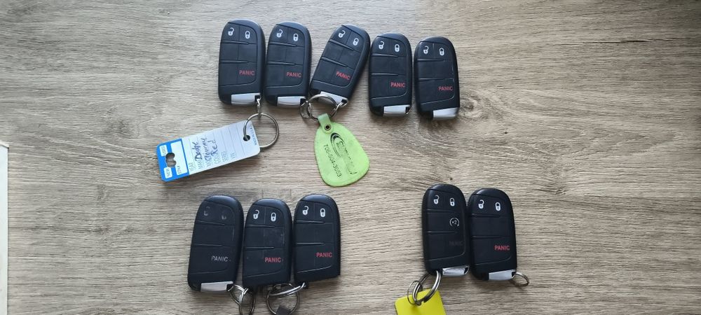 КОРПУС повітряного фільтра Dodge JOURNEY 2,4 комплектний є 4шт