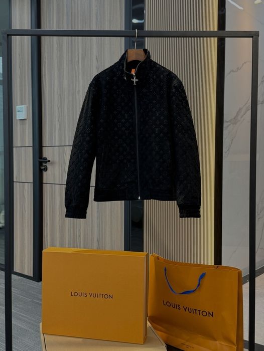Louis Vuitton - kurtka Monogram z owczej skóry 2025