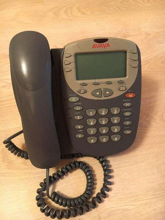 Продам офисную мини АТС Avaya IP Office 500 с 7 цифровыми телефонами