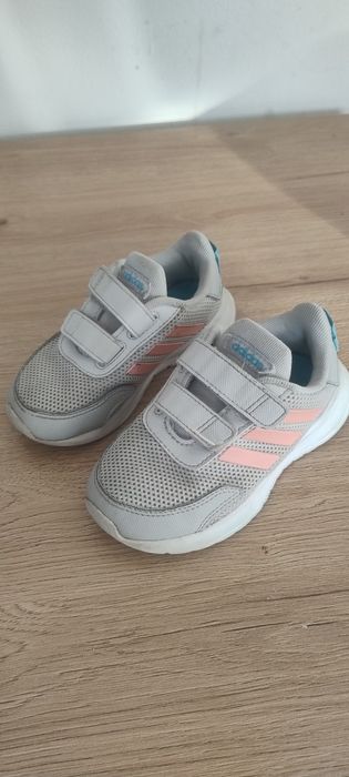 Adidasy dla dziewczynki r.26