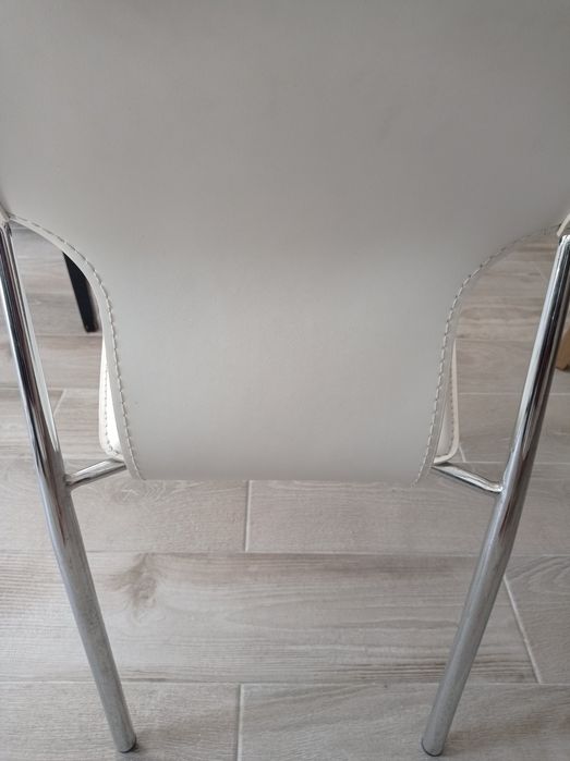 Cadeira em pele branca Sklum