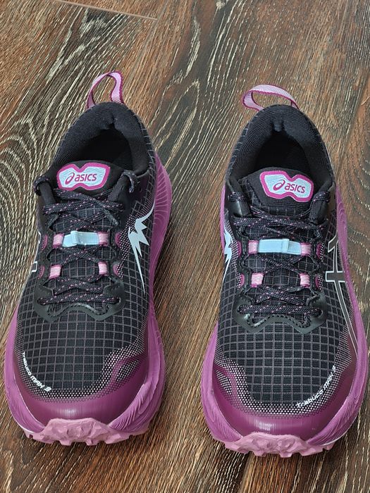 Оригінал 100% жіночі кросівки Asics Trabuco Max 3  EUR 38