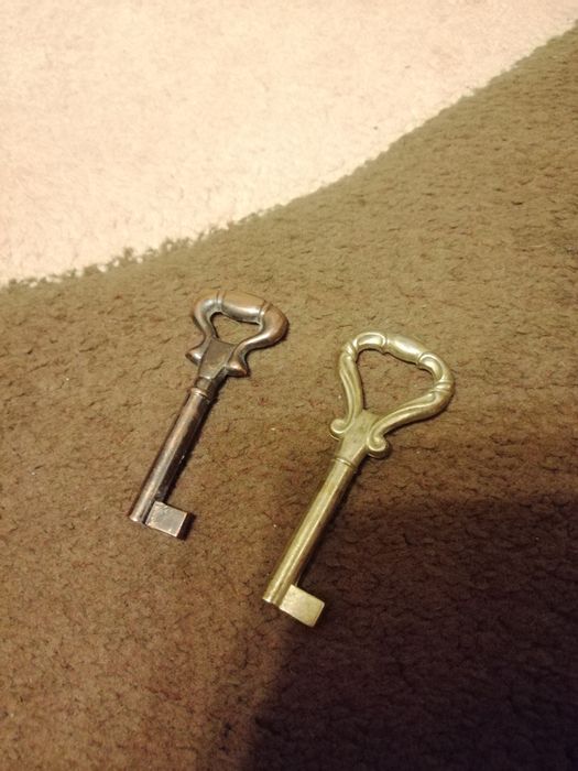 Stare kluczyki do starej szafy.