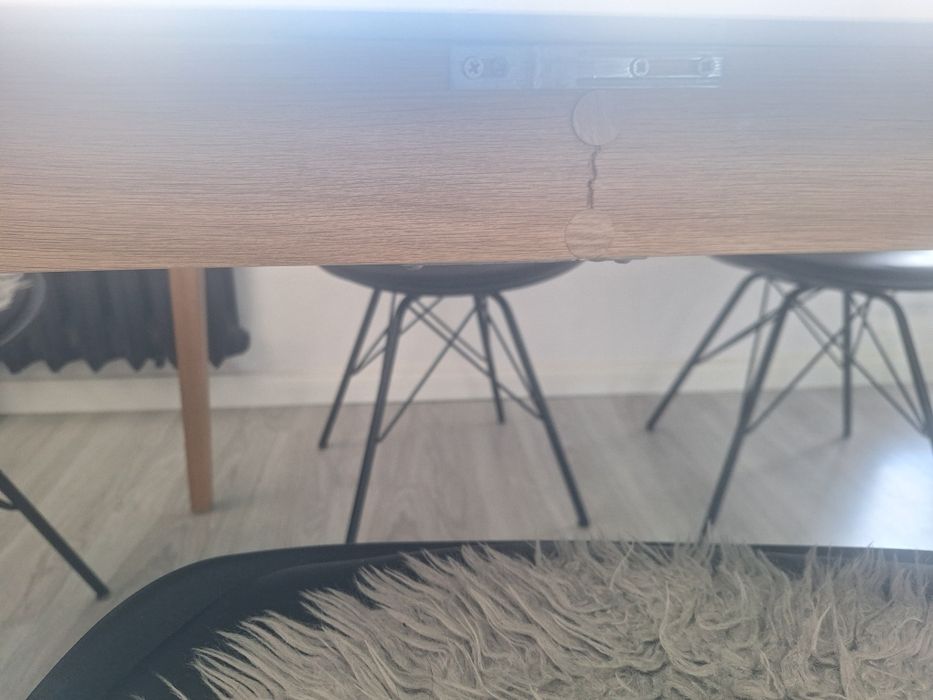 Duży stół do salonu rozkładany