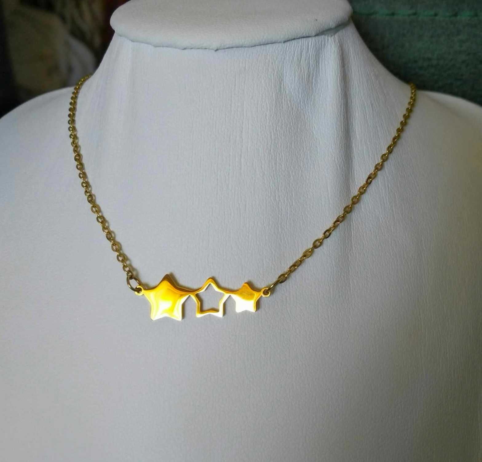 Colar Aço Dourado c/ Estrelas Triplas NOVO