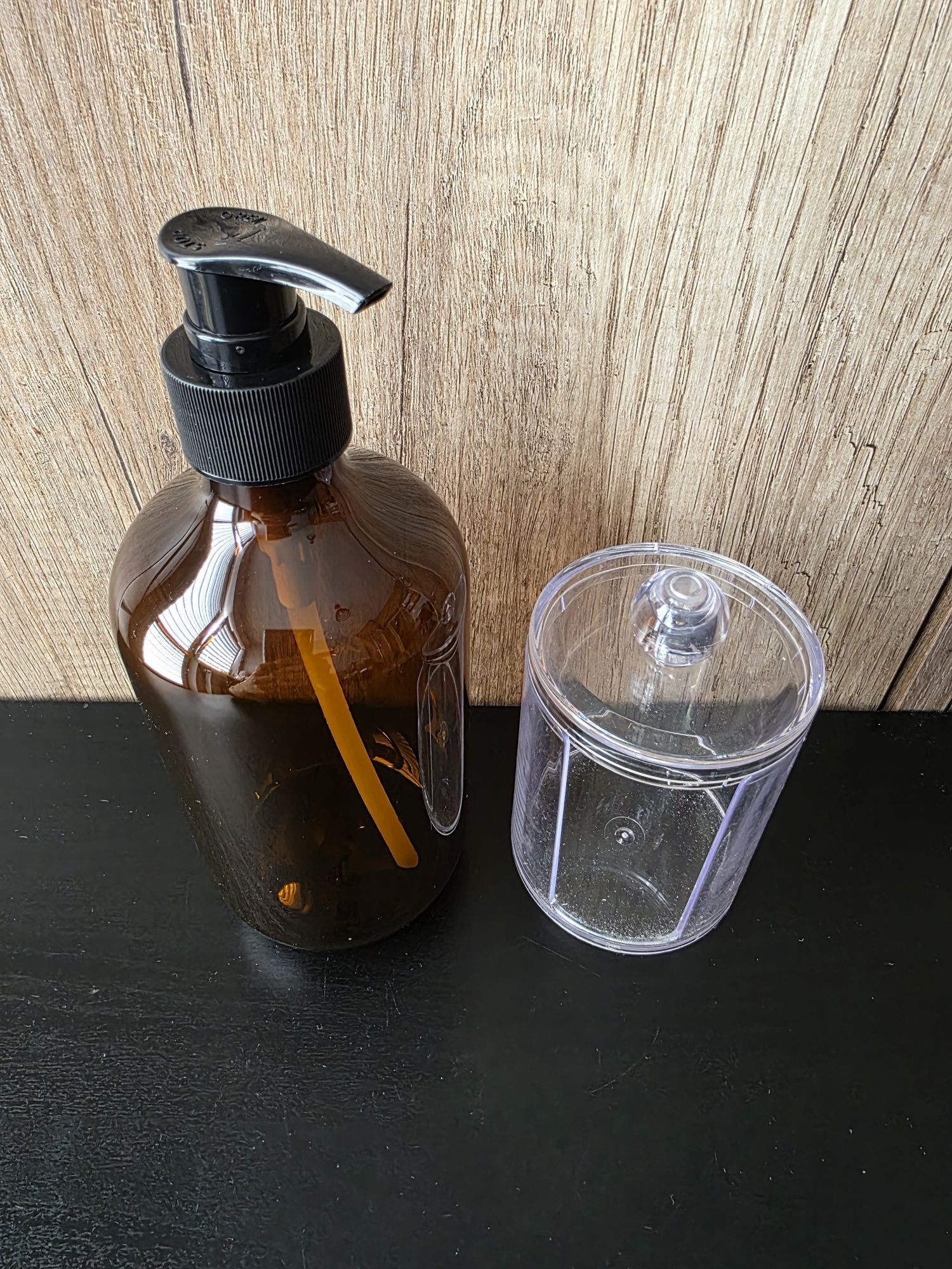 Butelka z pompką 500ml i pojemnik na waciki