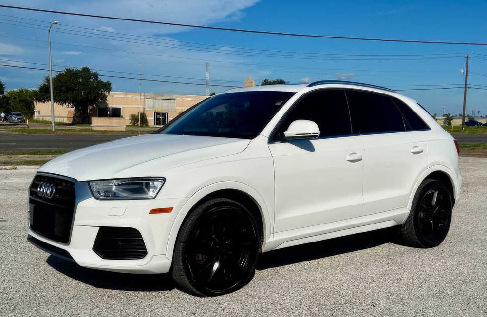 Audi Q3      2016