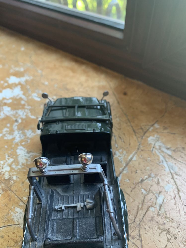 Модель JEEP(1:24)военный