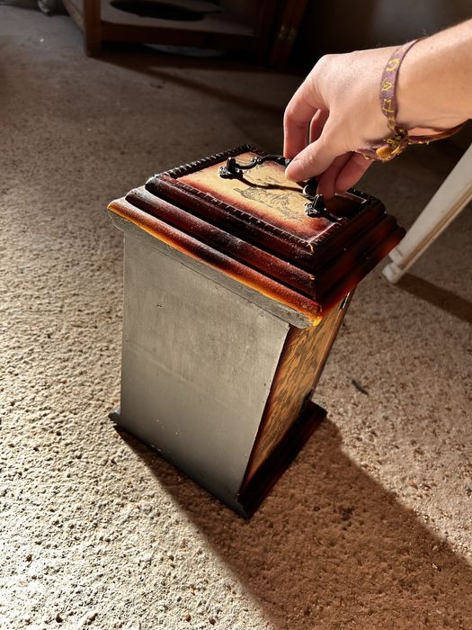 Relogio antigo de madeira