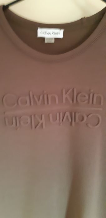 Нове плаття Calvin Klein