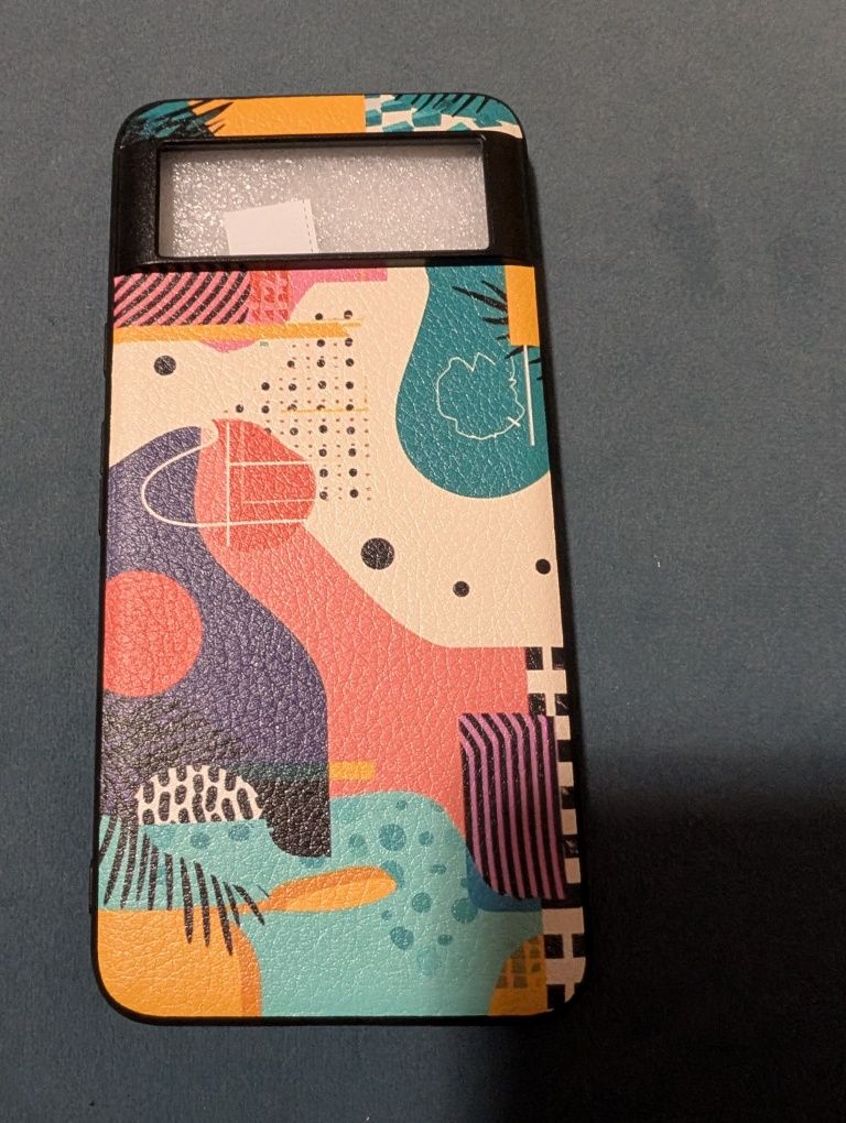 Kolorowe etui do telefonu Pixel 8