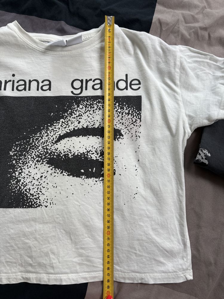 Dwie bluzki Ariana Grande