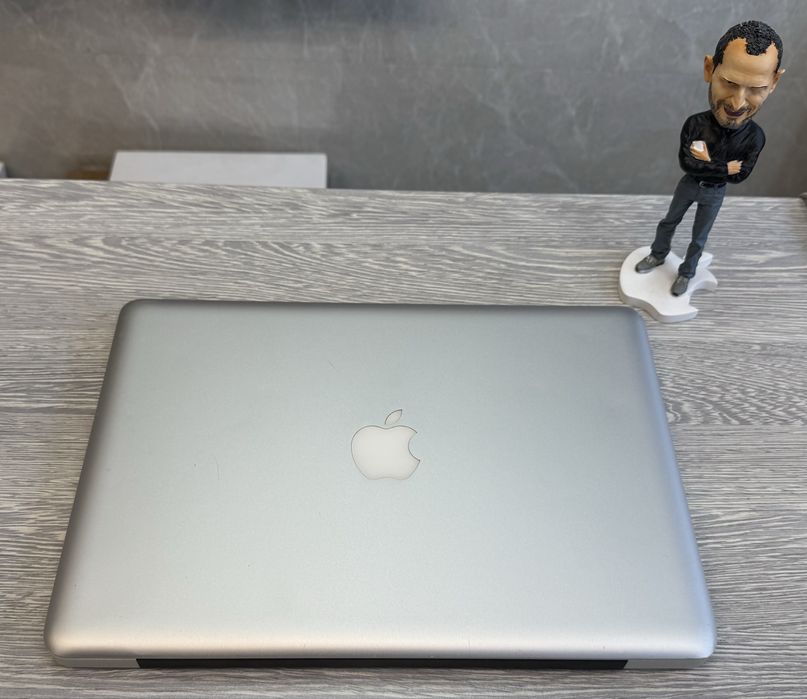 MacBook Pro 13  Late 2011 / i5 / RAM 8 / SSD 120 GB / Silver