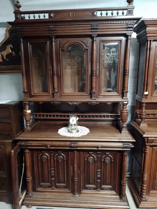 Kredens w stylu neorenesansowym