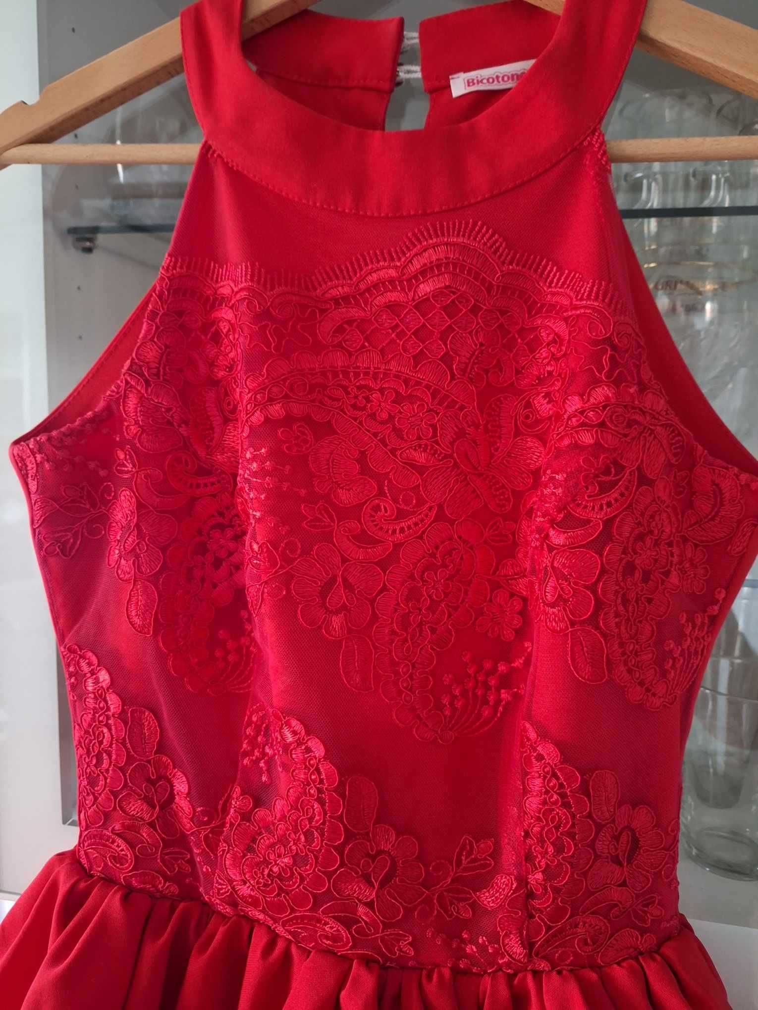 Elegancka czerwona suknia, 34