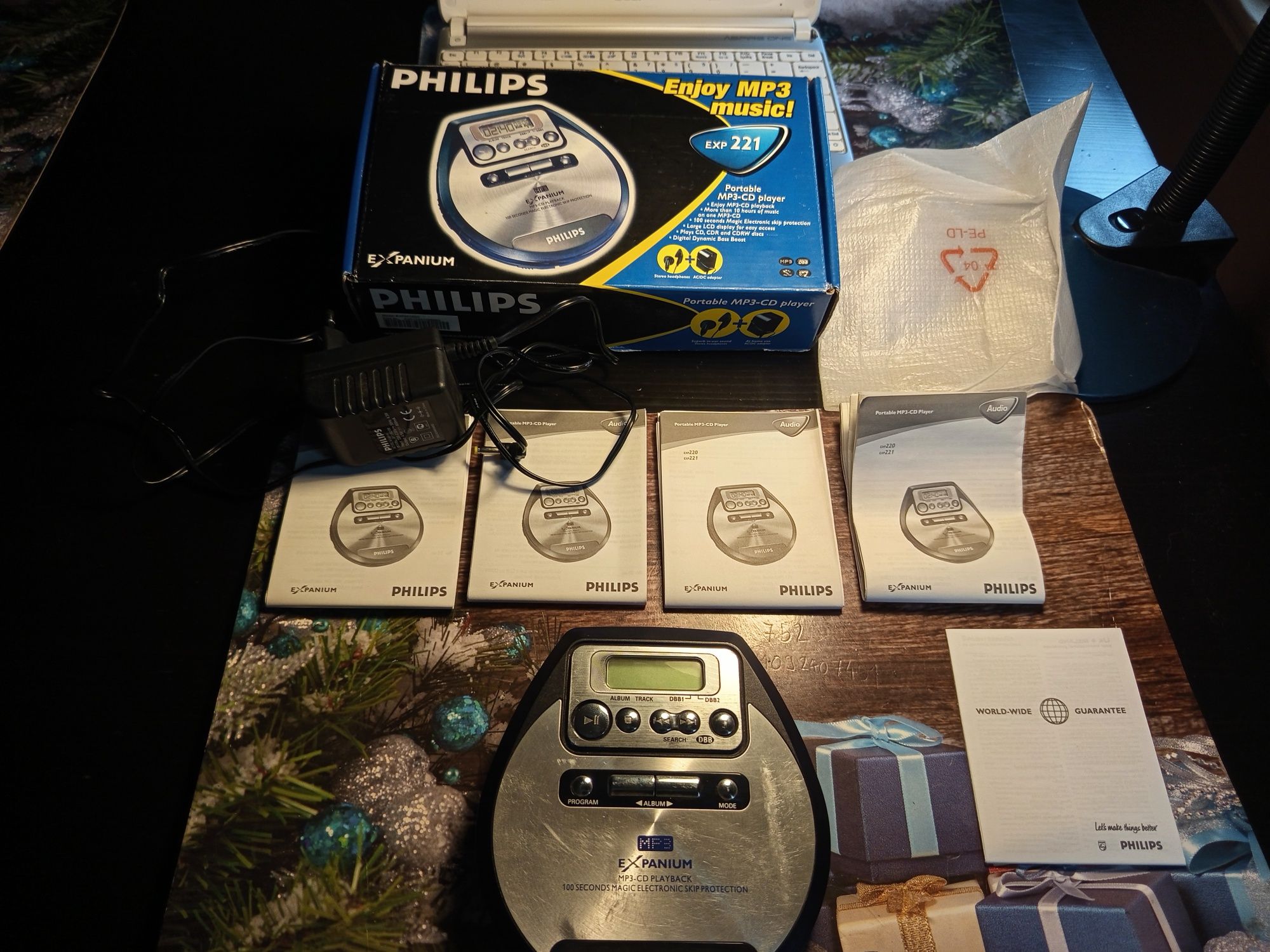 Discman firmy  PHILIPS EXP 221 cały zestaw z kartonem