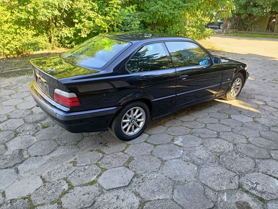 BMW E36 coupe 316i . Auto w świetnym stanie. Środek idealny.