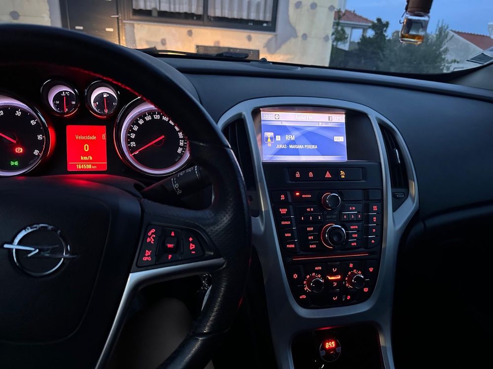 Opel Astra GTC 2012